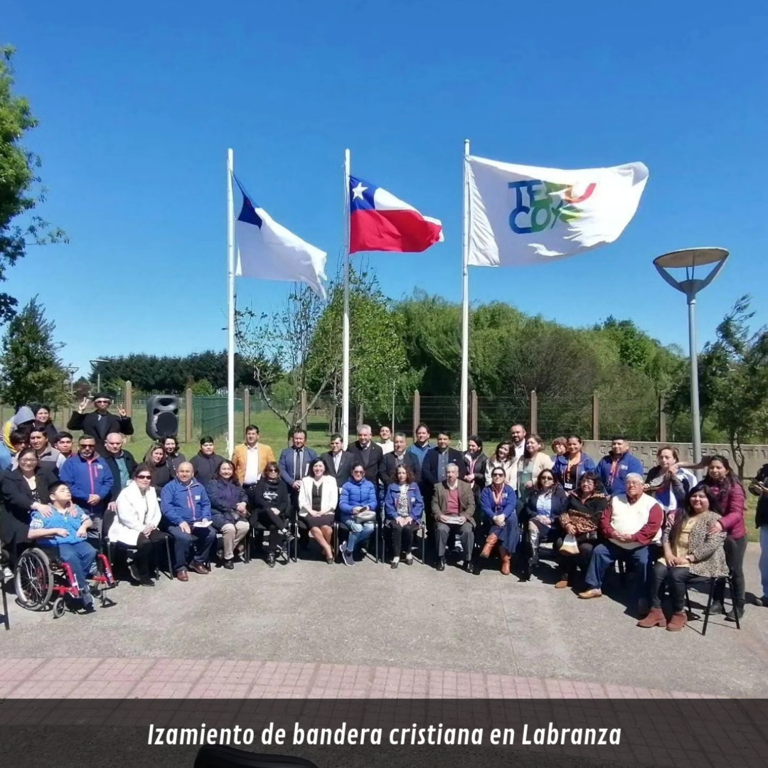 Izamiento de bandera cristiana en Labranza